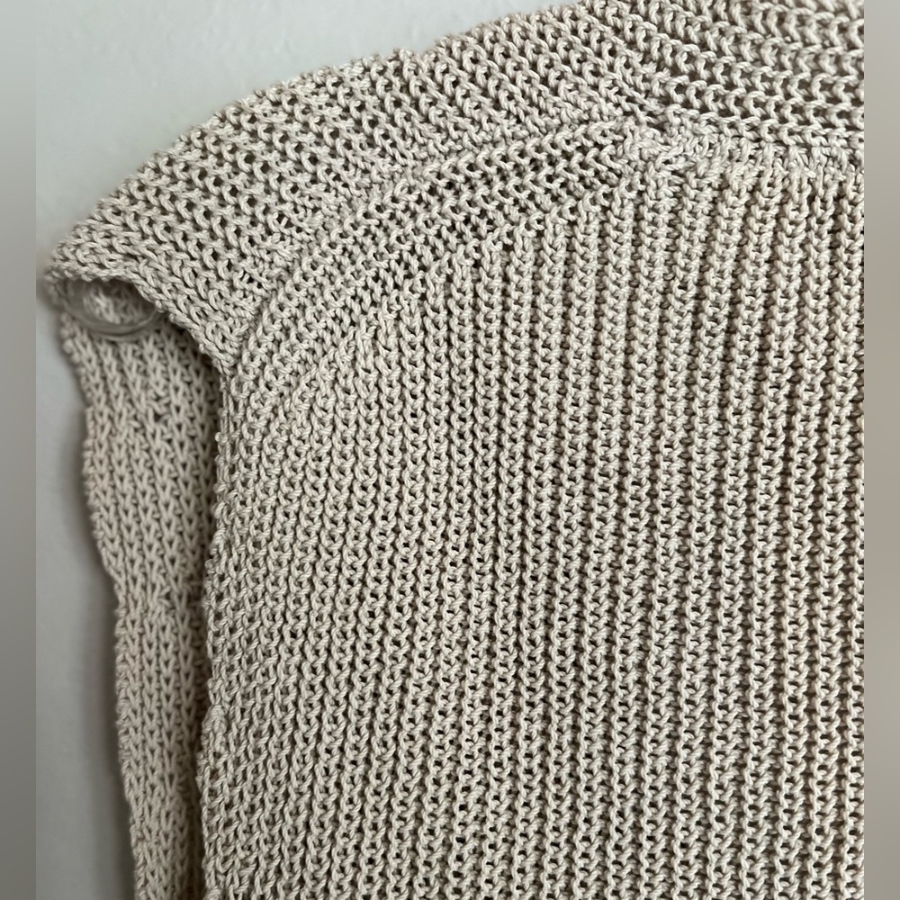 V neck Beige knitted vest high low hemline - Picture 4 of 7
